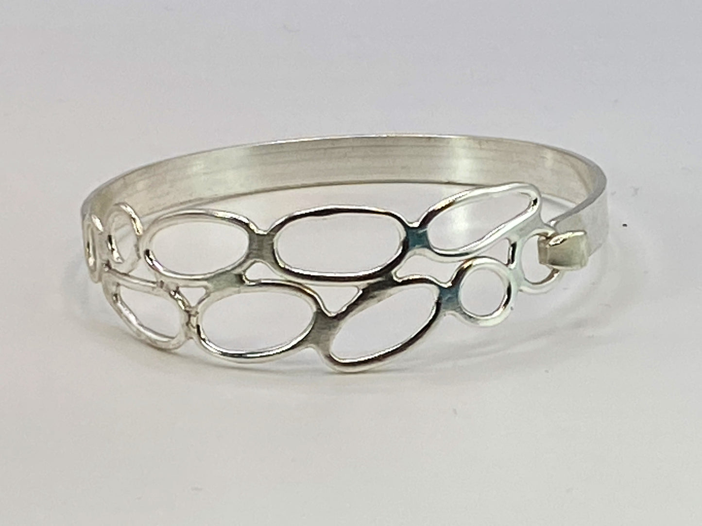 hand forged hallmarked silver sterling bracelet with oval design